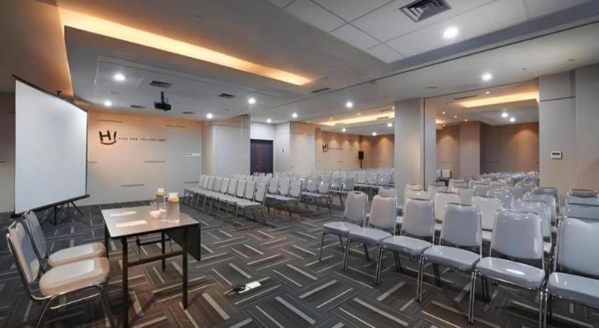 Hi Hotel Senen Джакарта Екстер'єр фото